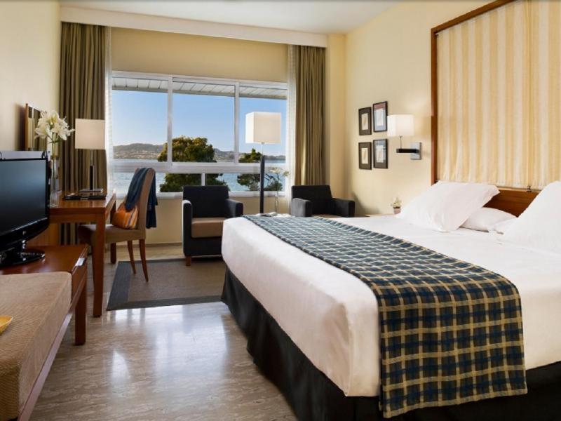 Eurostars Isla De La Toja Hotel Room photo